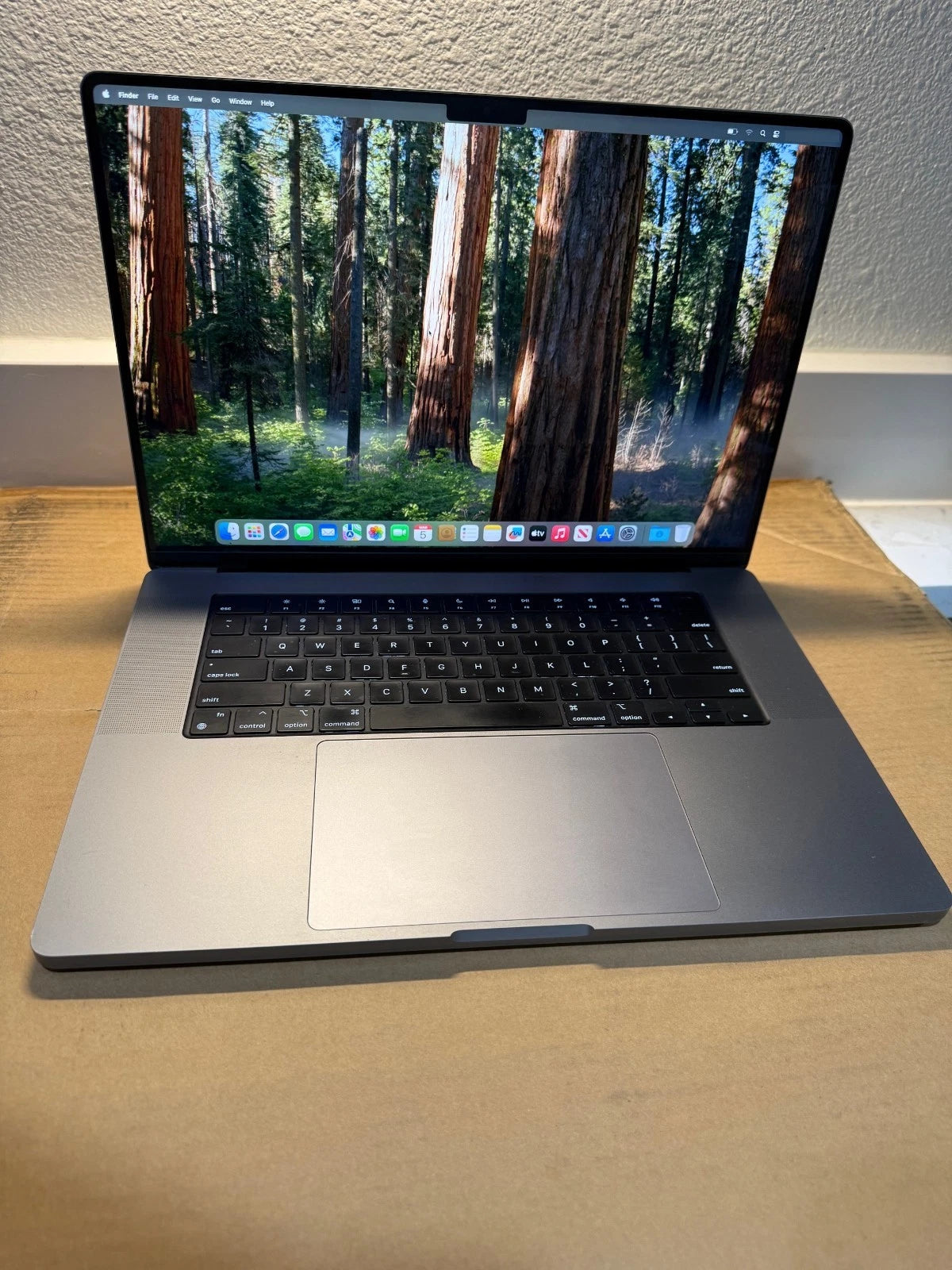 Apple MacBook Pro A2485 2021 16.2” M1 Max 3.2GHz 32GB RAM 1TB SSD